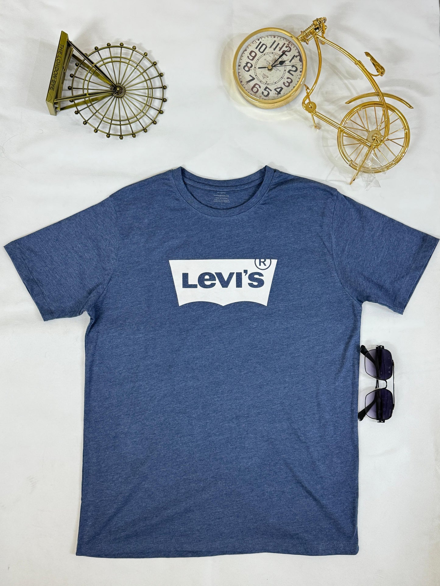 Men’s Levi’s® T-Shirt – Classic Comfort, Iconic Style