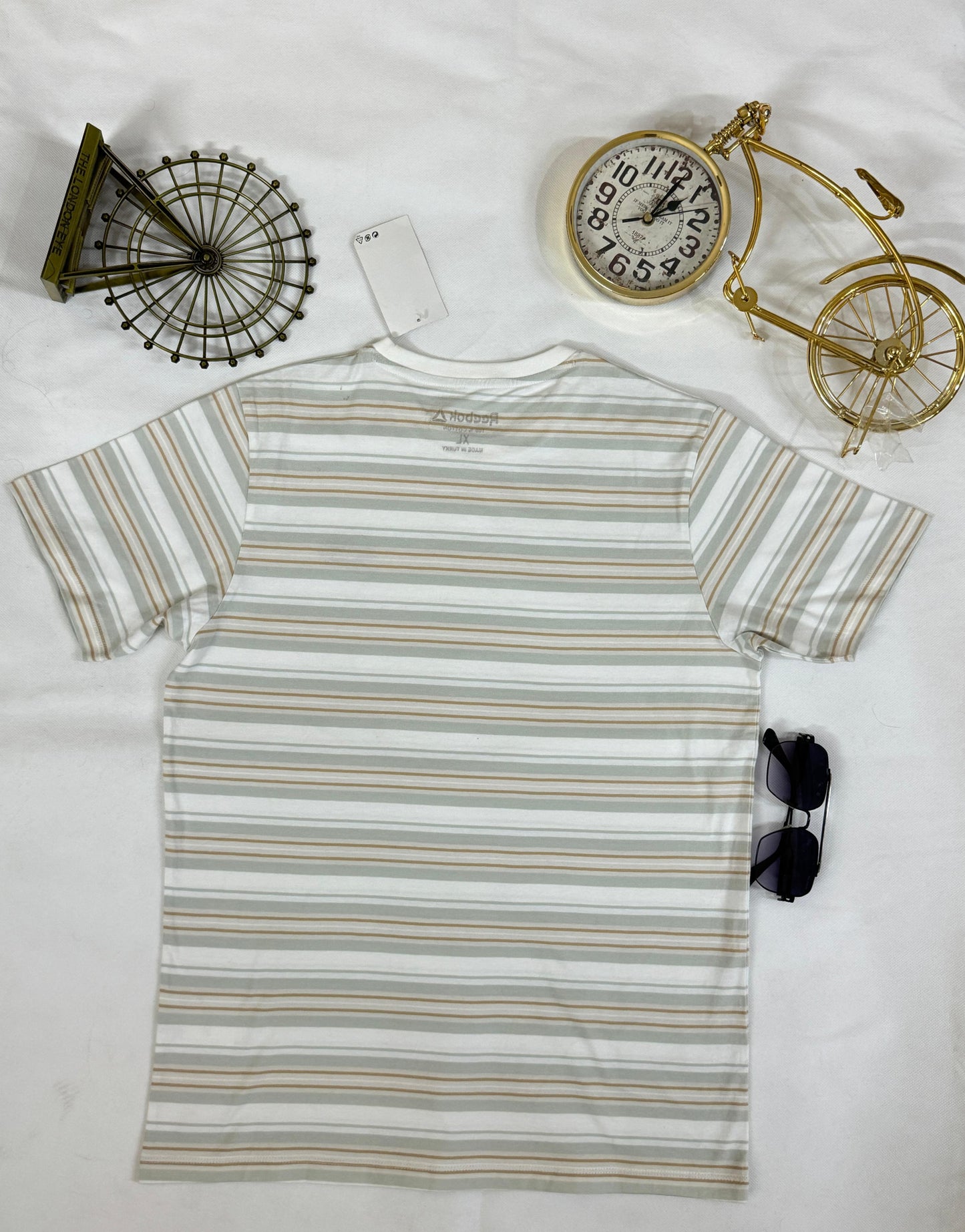 Men’s Reebok Striped T-Shirt – Laidback Style, Everyday Comfort