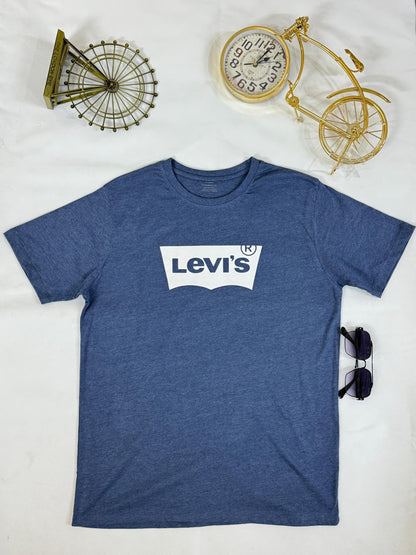 Men’s Levi’s®  T-Shirt – Classic Comfort, Iconic Style